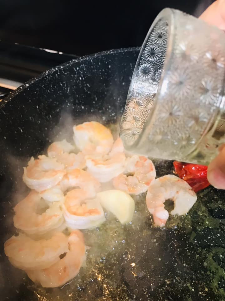 Ricetta Busiate al pistacchio con pesto di pistacchio e gamberi - passaggio 8