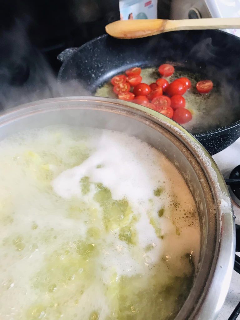 Ricetta Busiate al pistacchio con pesto di pistacchio e gamberi - passaggio 14