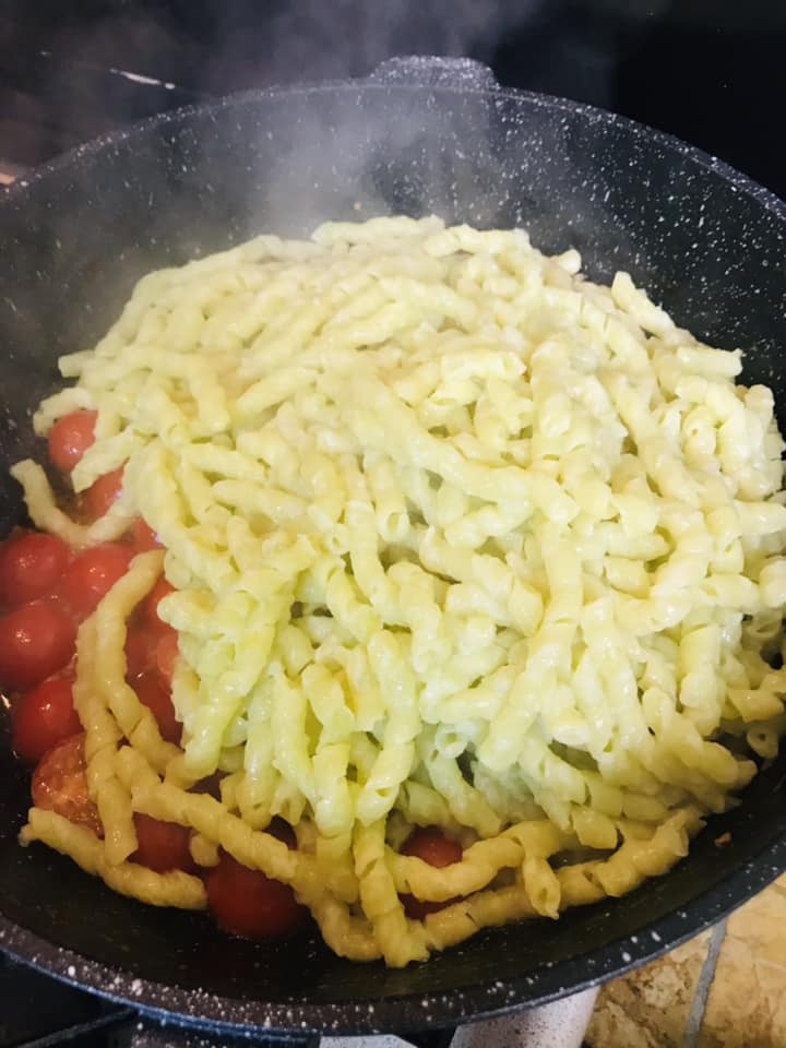 Ricetta Busiate al pistacchio con pesto di pistacchio e gamberi - passaggio 17