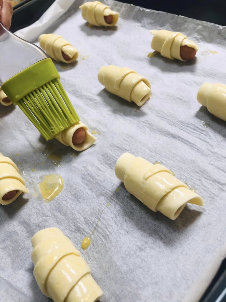 Ricetta Mini Cornetti con Wurstel (di Pasta Sfoglia) - passaggio 7