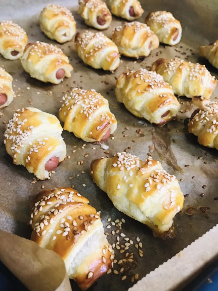 Ricetta Mini Cornetti con Wurstel (di Pasta Sfoglia) - passaggio 10
