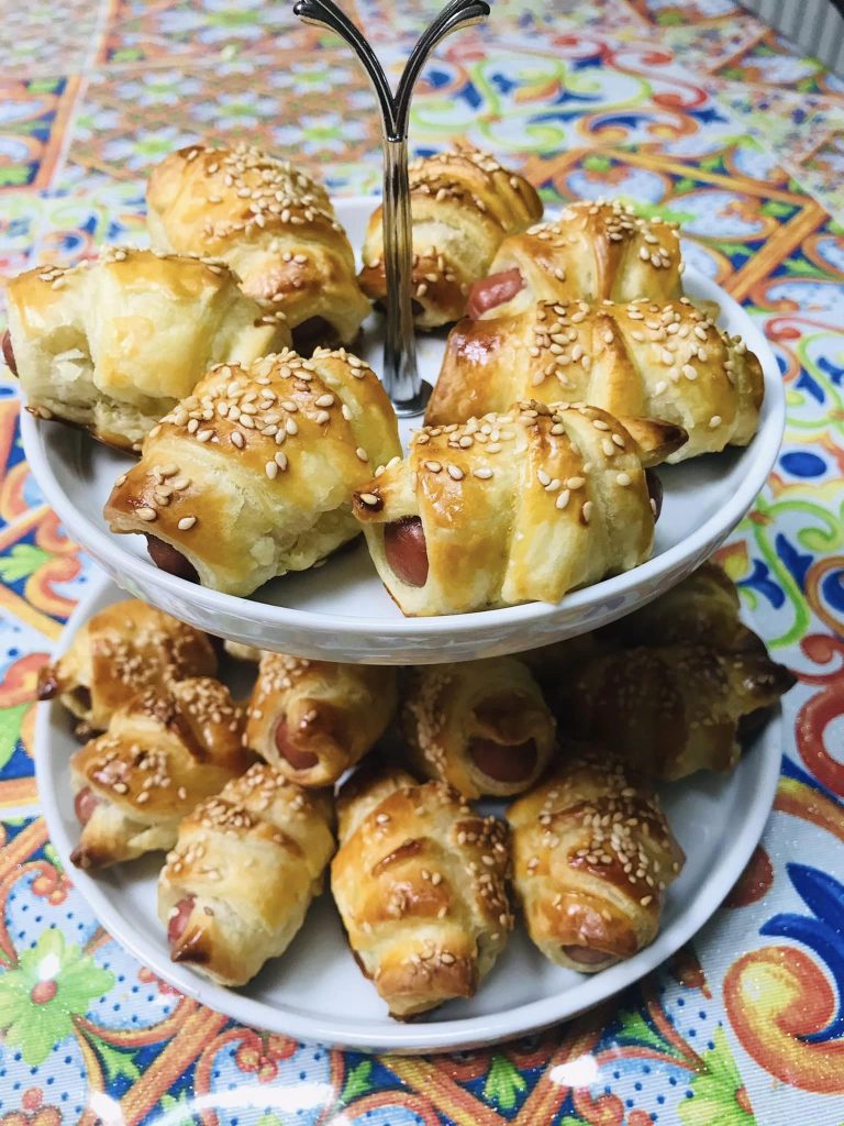 Ricetta Mini Cornetti con Wurstel (di Pasta Sfoglia) - passaggio 11