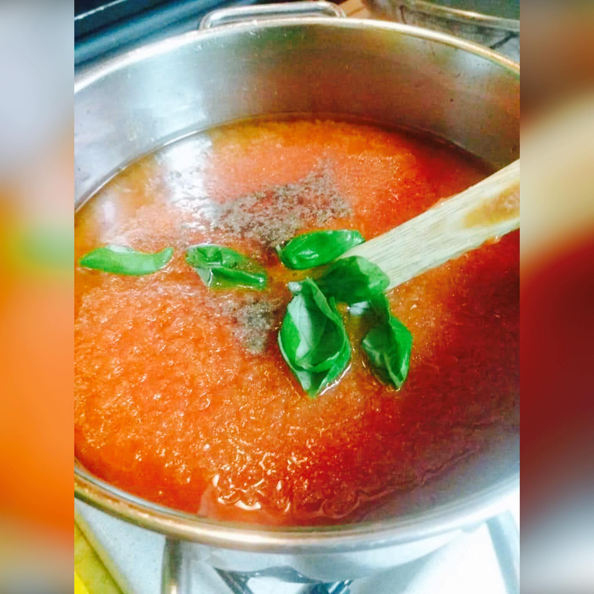Salsa di pomodoro fresco (passata di pomodoro fatta in casa)