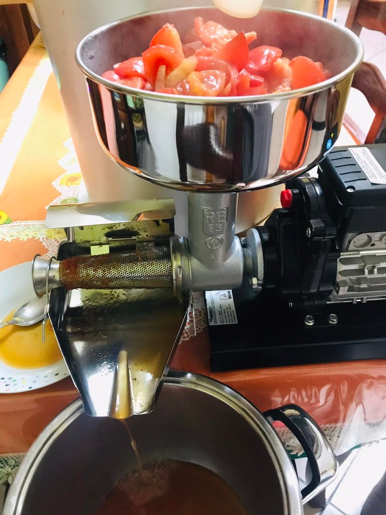 Salsa di pomodoro fresco (passata di pomodoro fatta in casa) - passaggio 12