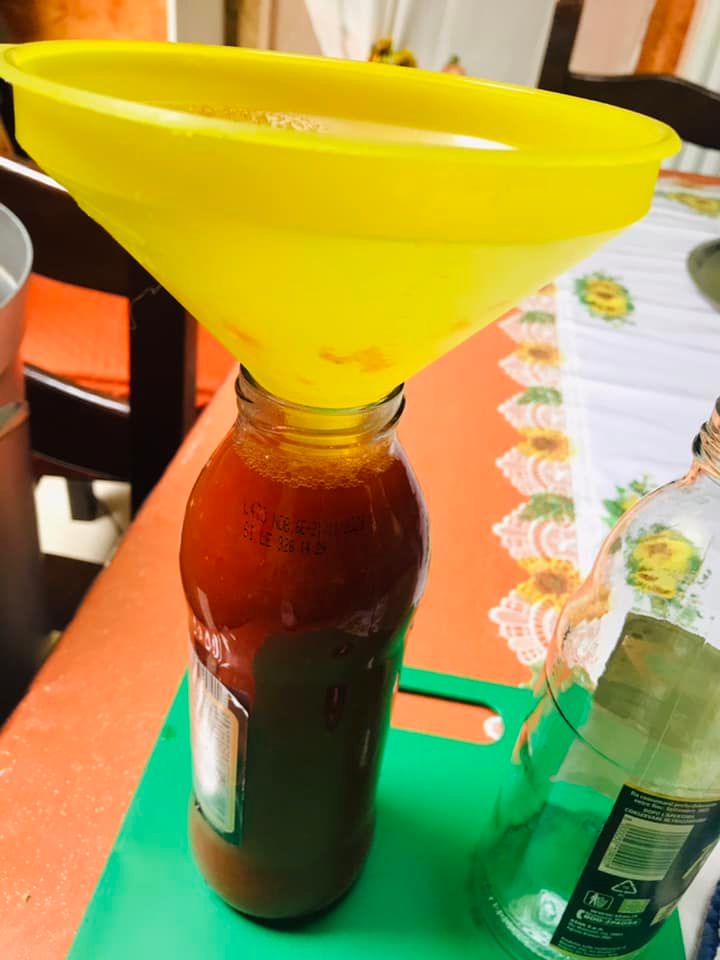 Salsa di pomodoro fresco (passata di pomodoro fatta in casa) - passaggio 16