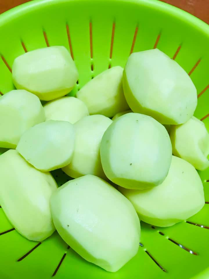 Ricetta Pasta con le patate cremosa alla ‘siciliana’ - passaggio 1