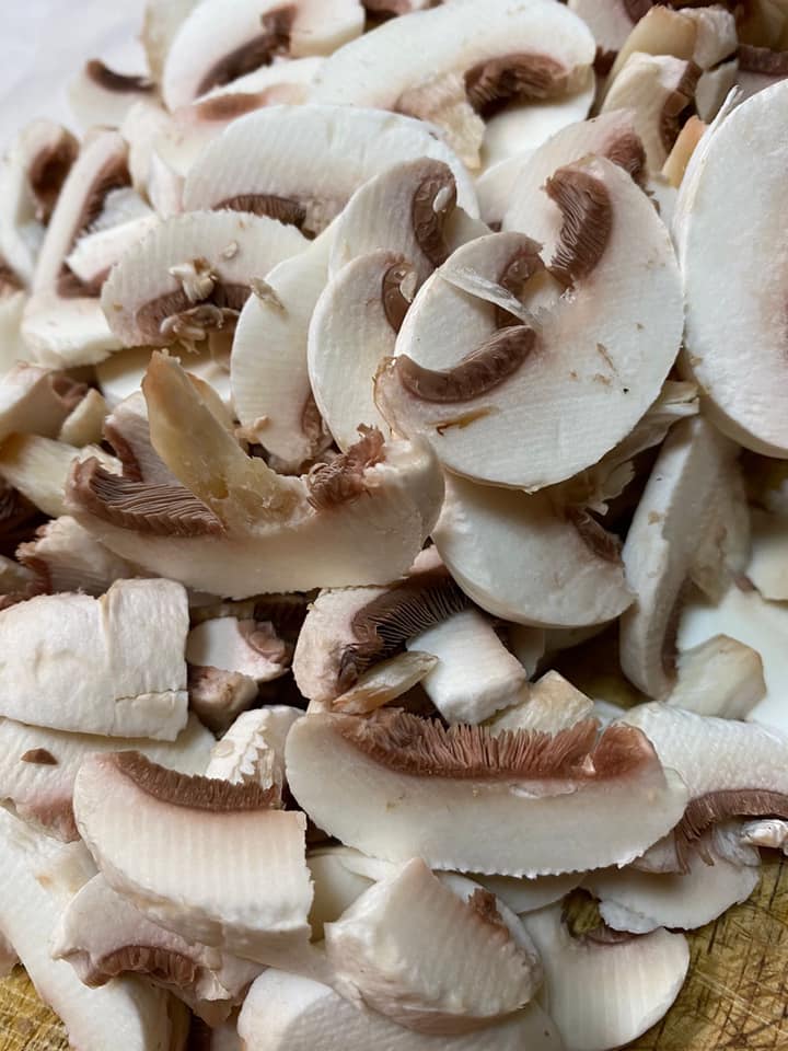 Ricetta Nidi di patate ripiene di pollo, peperoni e funghi - passaggio 5