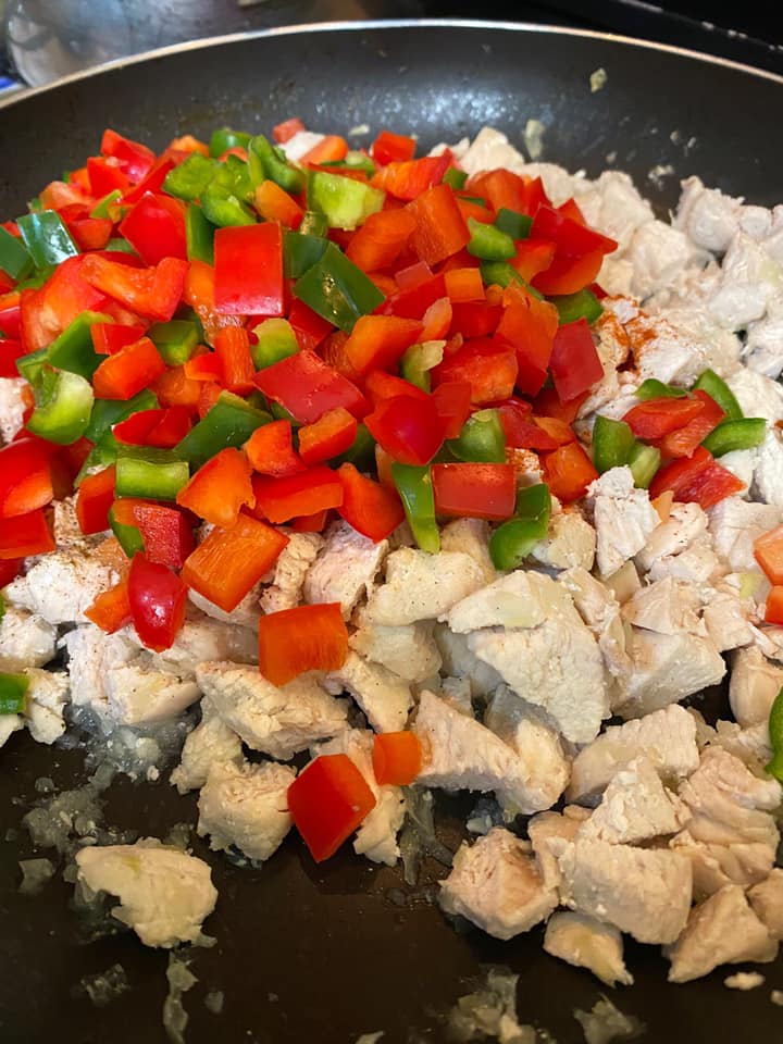 Ricetta Nidi di patate ripiene di pollo, peperoni e funghi - passaggio 9