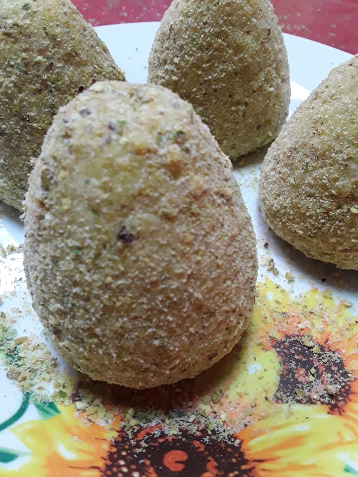 Ricetta Arancina/o al pesto di pistacchio e gamberetti - passaggio 7