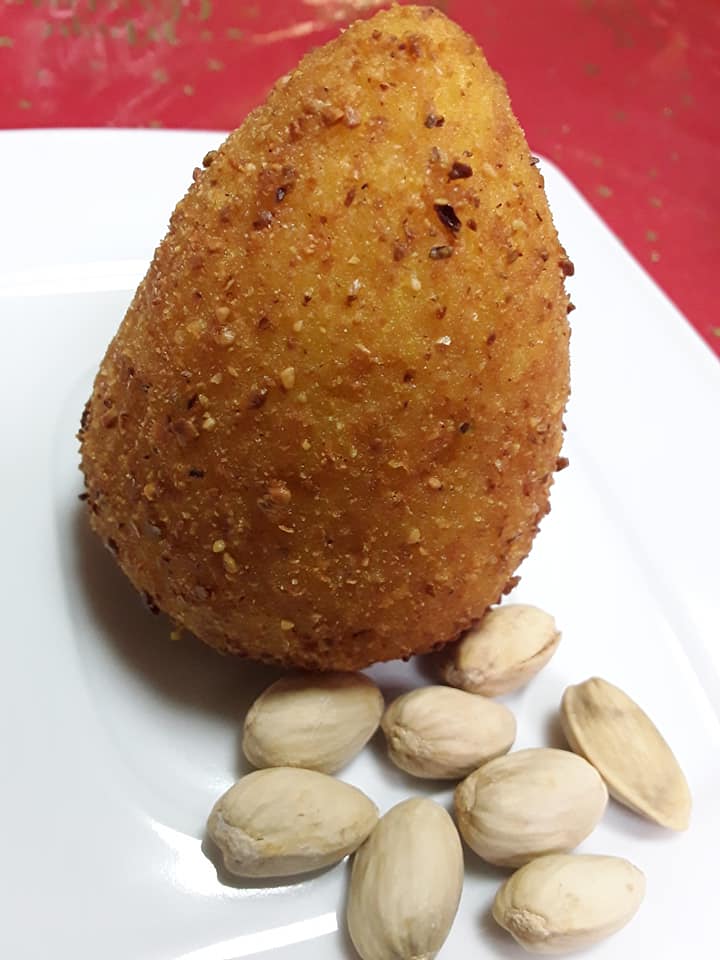 Ricetta Arancina/o al pesto di pistacchio e gamberetti - passaggio 10
