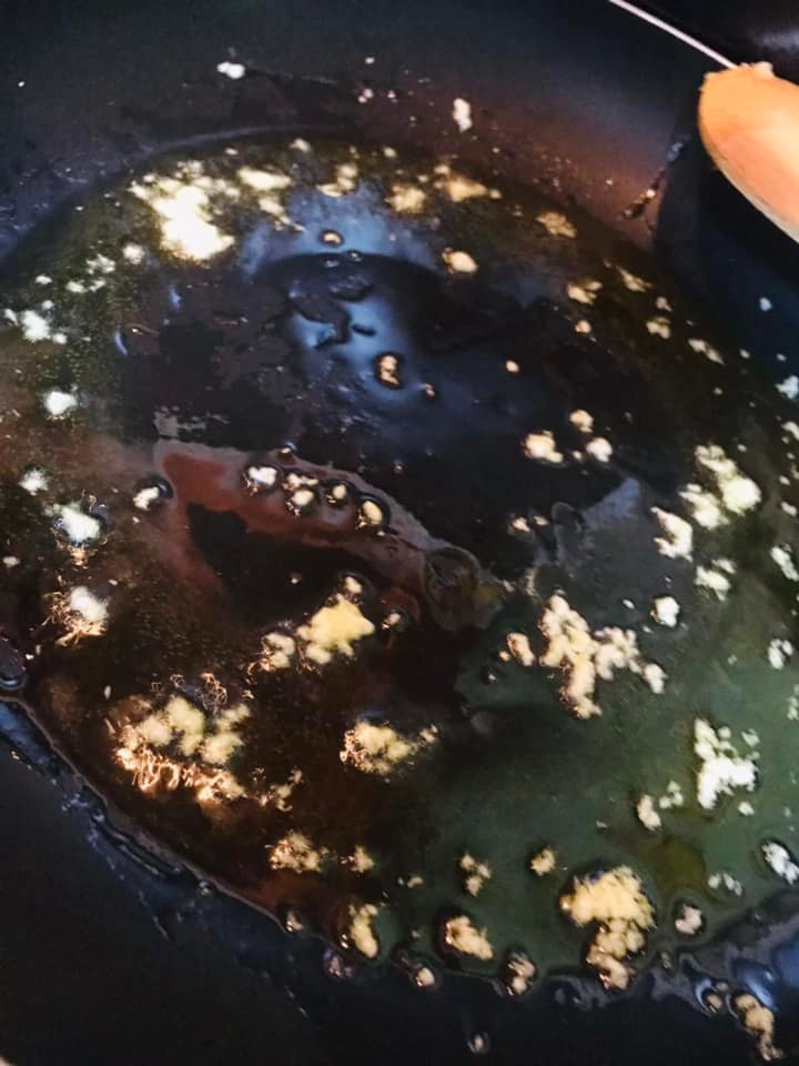 Ricetta Casarecce funghi e salsiccia - passaggio 1