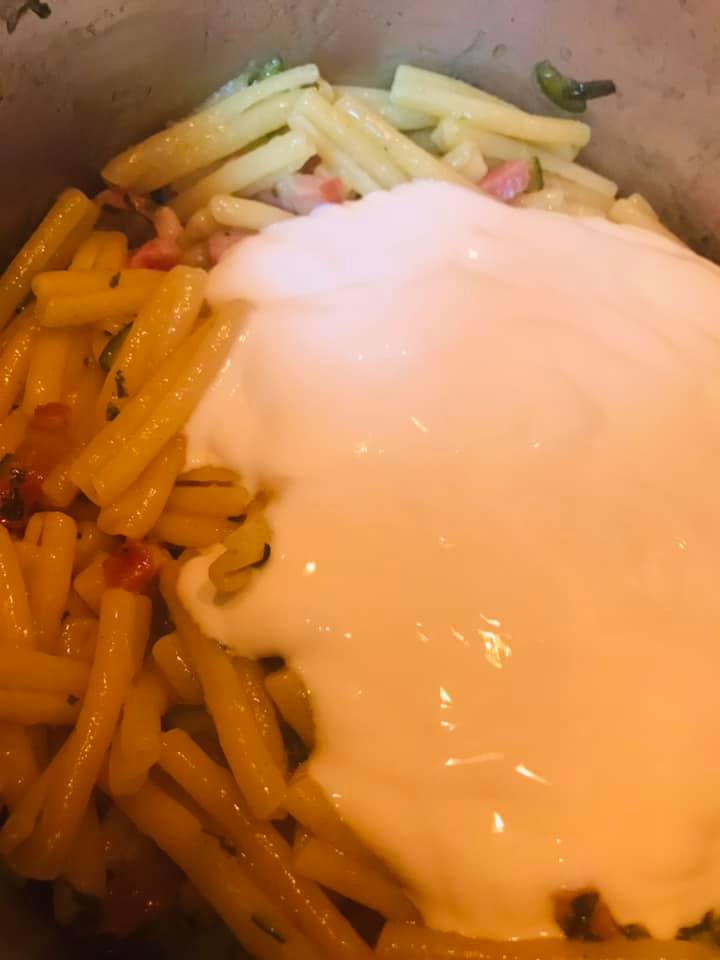 Ricetta Caserecce zucchine e pancetta cremosa - passaggio 11