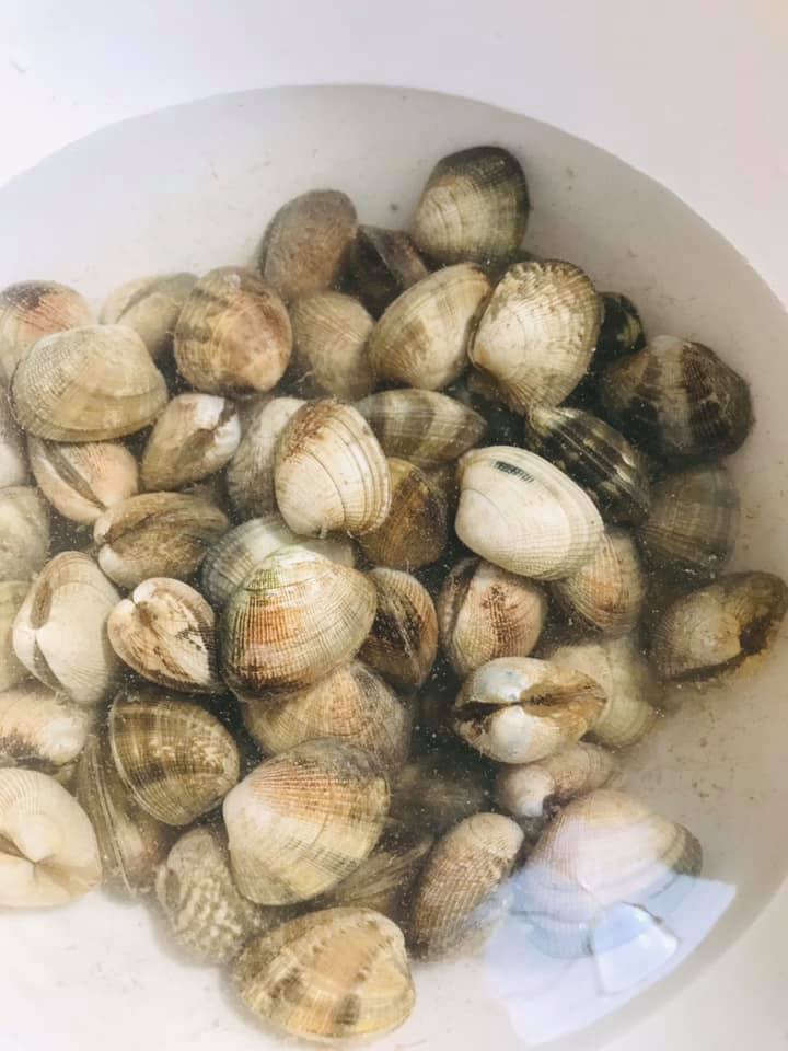 Ricetta Fettuccine con vongole - passaggio 1