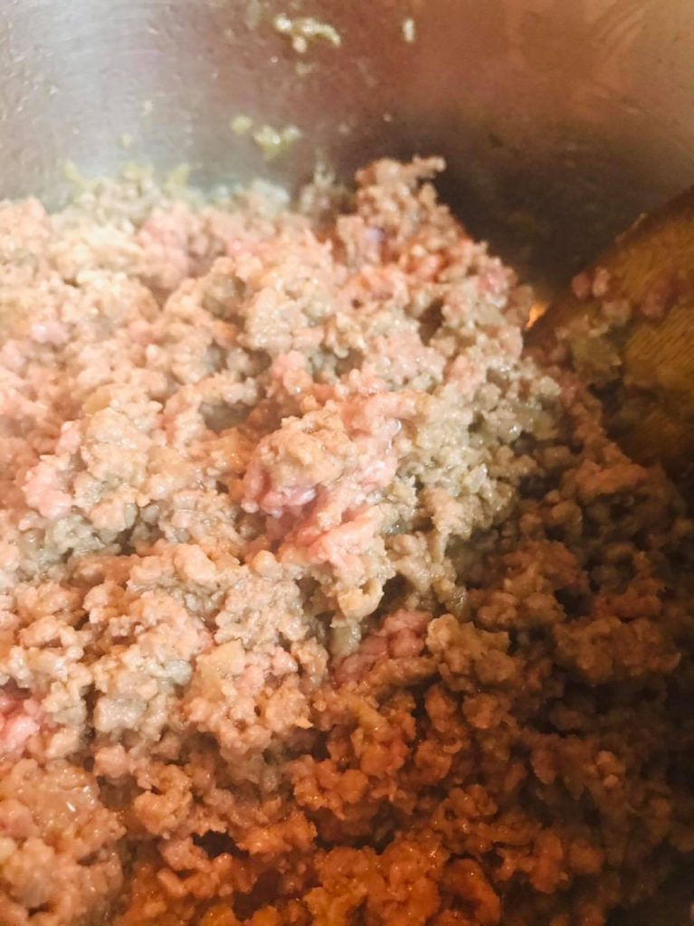 Ricetta Fettucine con il ragù in bianco - passaggio 2