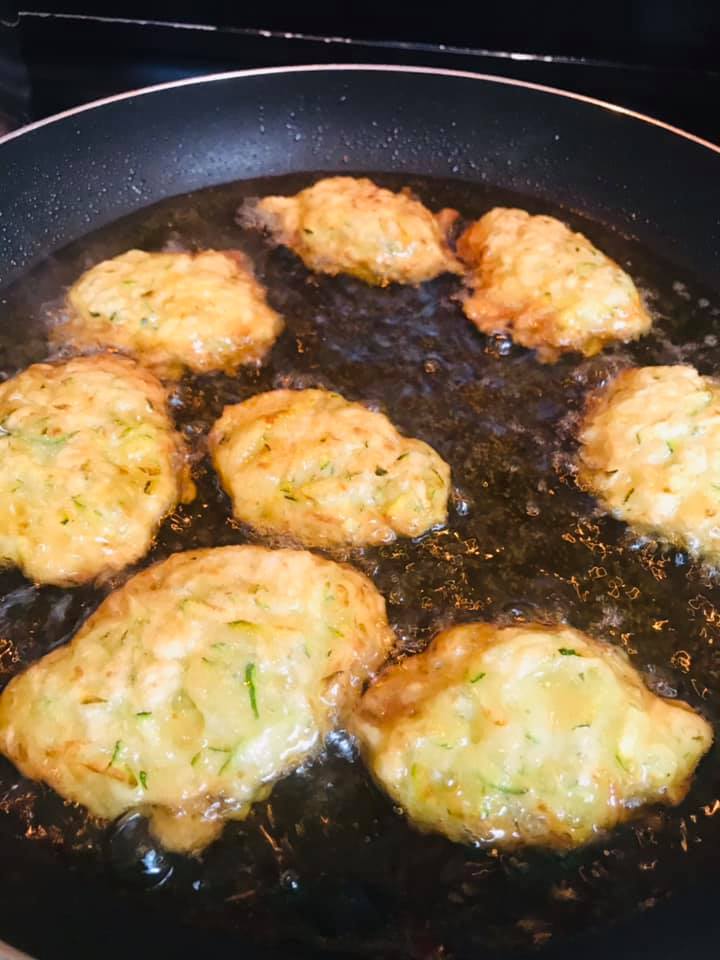 Ricetta Frittelle di zucchine - passaggio 9