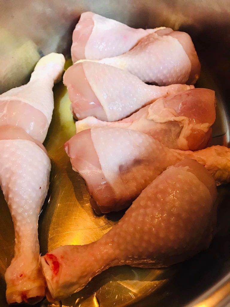 Ricetta Fusi di pollo con patate (aggrassato a Palermo) - passaggio 1