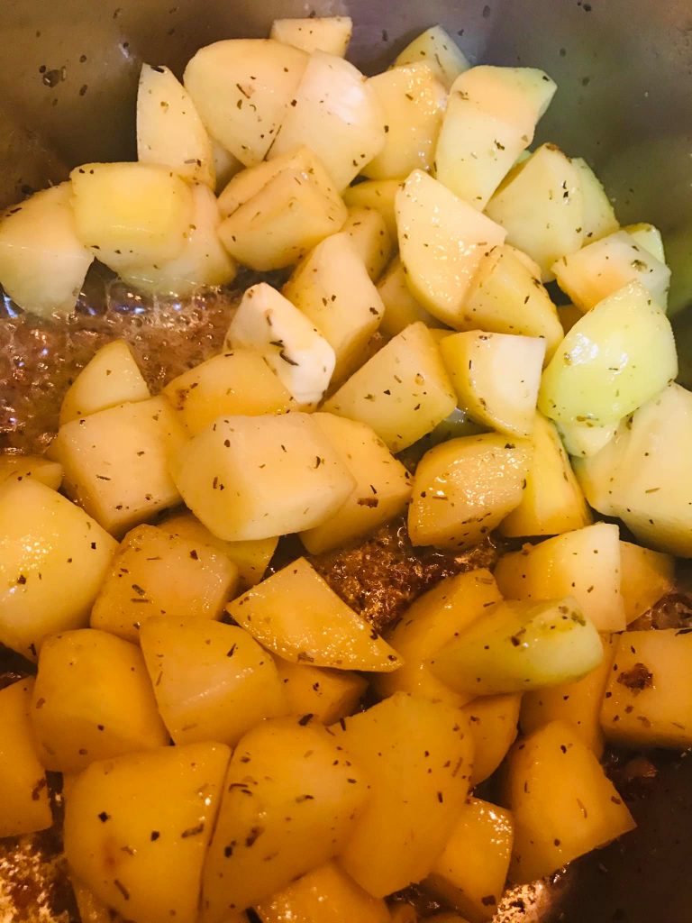 Ricetta Fusi di pollo con patate (aggrassato a Palermo) - passaggio 9