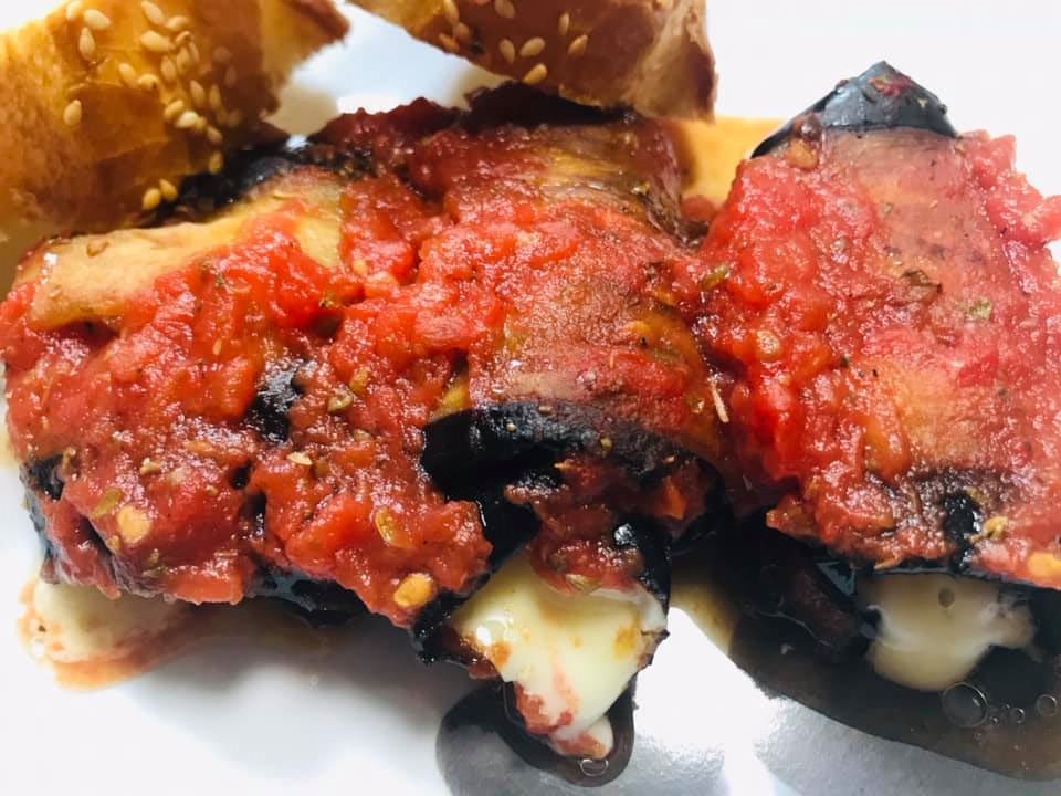 Ricetta Involtini di melanzane alla pizzaiola