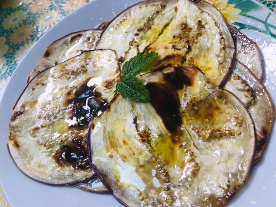 Ricetta Melanzane arrostite con aglio e menta - passaggio 10
