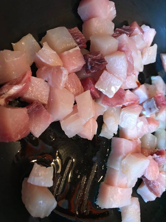 Ricetta Pasta (casarecce) con pesce spada e melanzane - passaggio 3