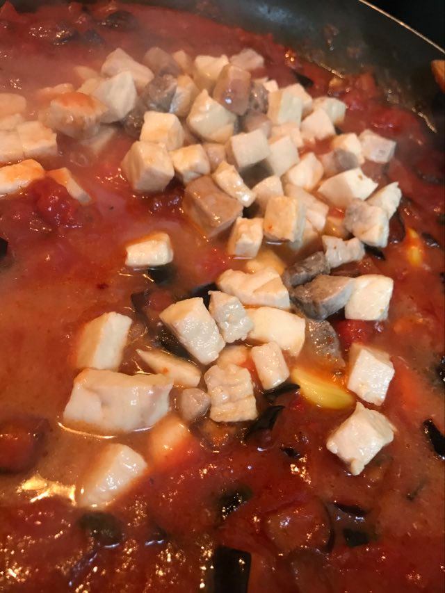 Ricetta Pasta (casarecce) con pesce spada e melanzane - passaggio 7