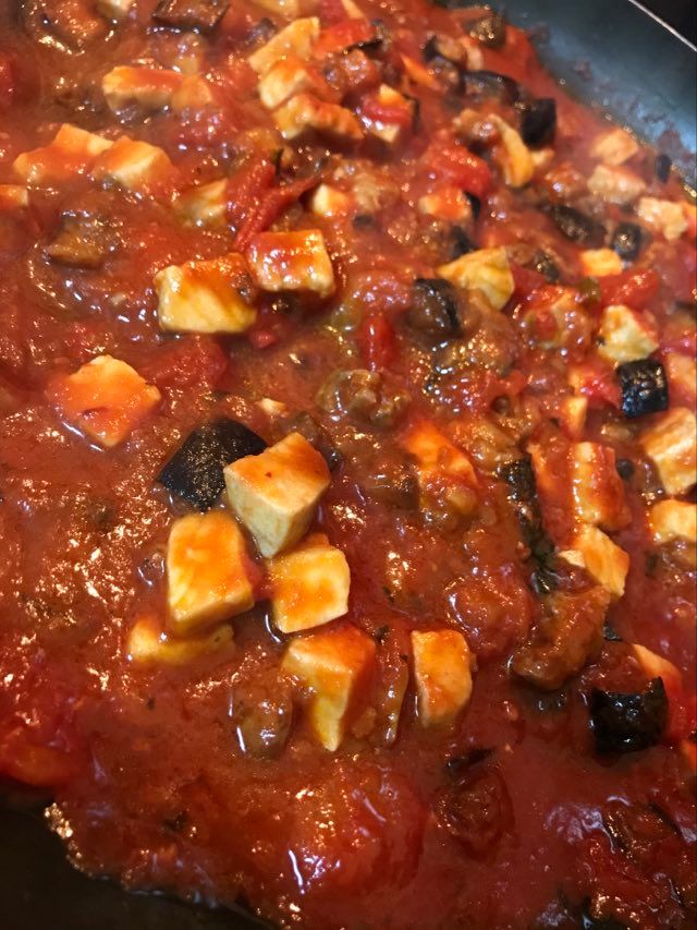 Ricetta Pasta (casarecce) con pesce spada e melanzane - passaggio 8