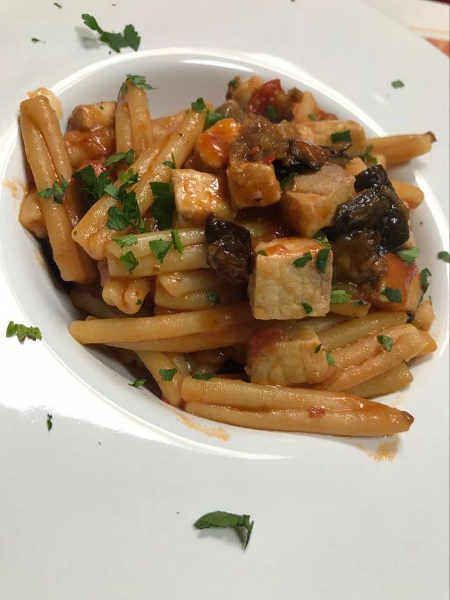Ricetta Pasta (casarecce) con pesce spada e melanzane - passaggio 11