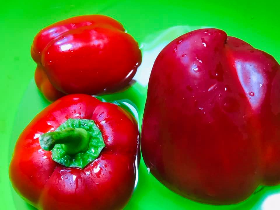 Ricetta Penne con sugo di peperoni e salsiccia - passaggio 1