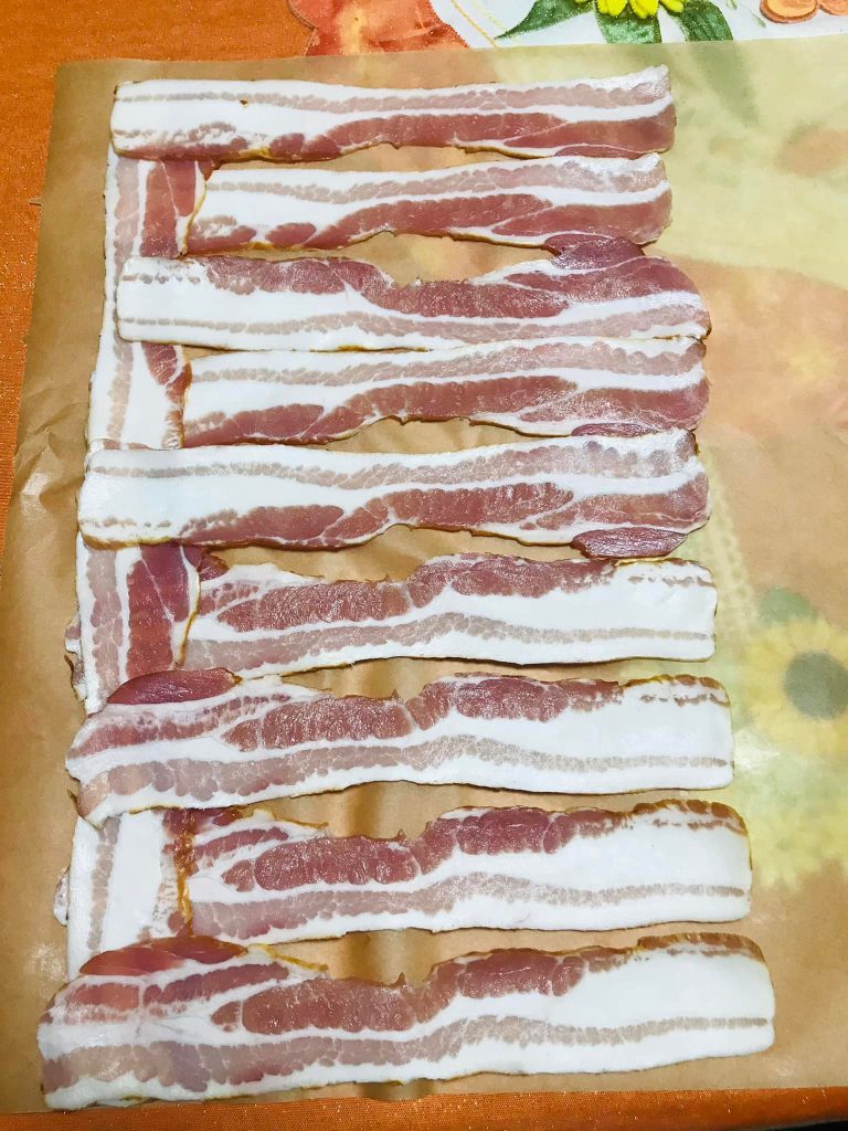 Ricetta Polpettone ripieno con patate, piselli e carote - passaggio 1