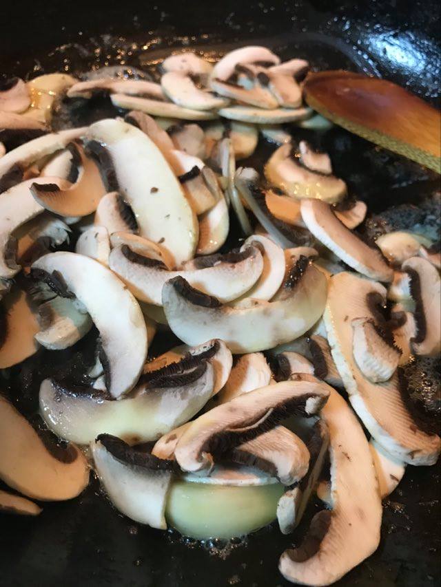 Ricetta Portafogli di Crepes Salate Filante ai Carciofi (o Funghi) - passaggio 8