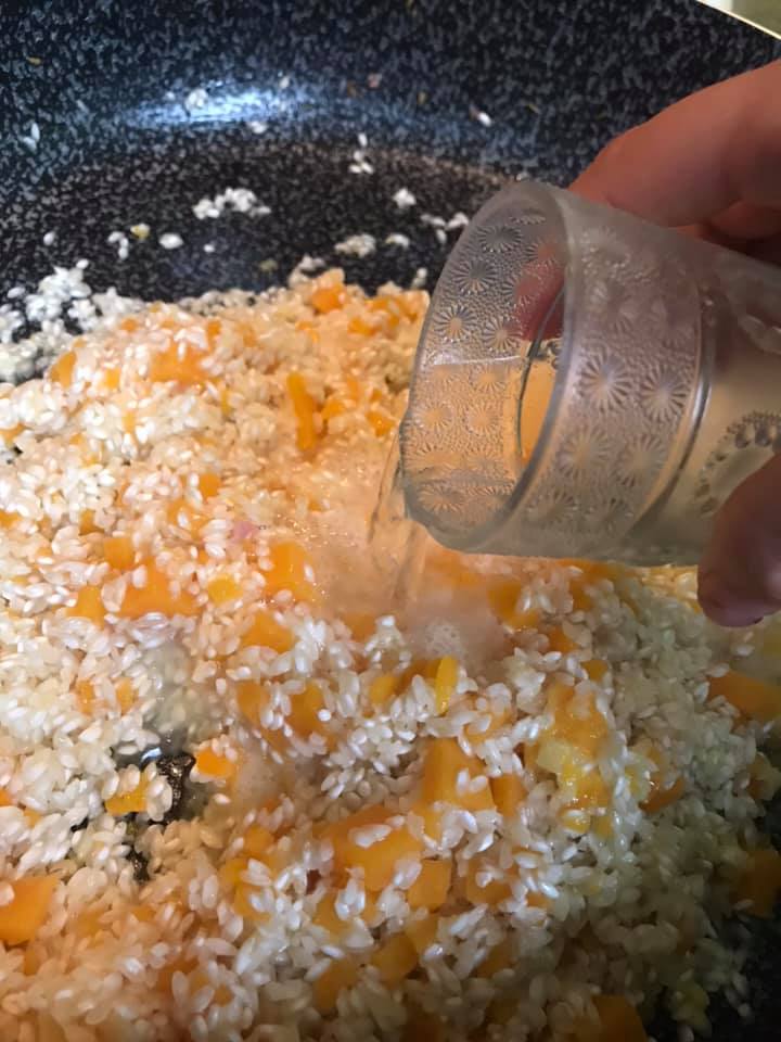 Ricetta Risotto con la zucca, bacon affumicato e salsiccia - passaggio 9