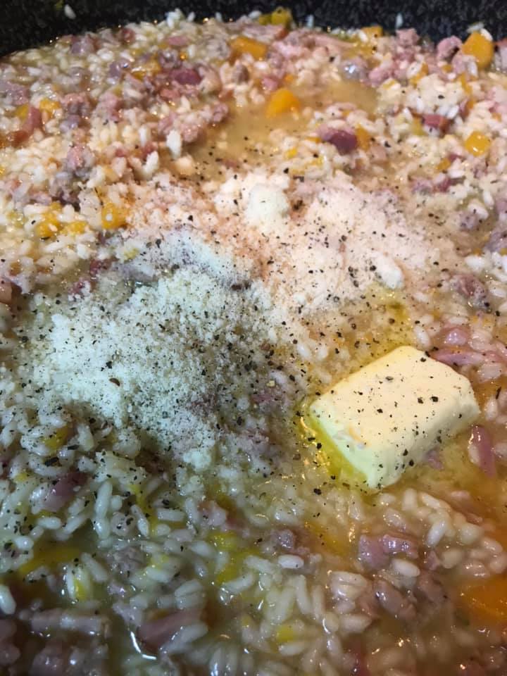 Ricetta Risotto con la zucca, bacon affumicato e salsiccia - passaggio 14