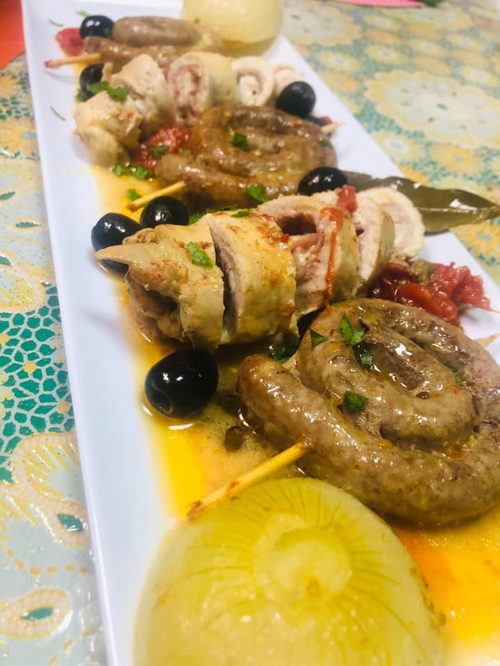 Ricetta Salsiccia di vitello e sovraccoscia di pollo ripieni alla pizzaiola