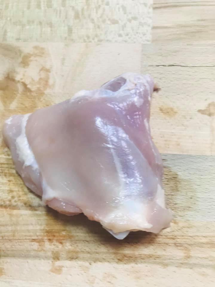Ricetta Salsiccia di vitello e sovraccoscia di pollo ripieni alla pizzaiola - passaggio 2