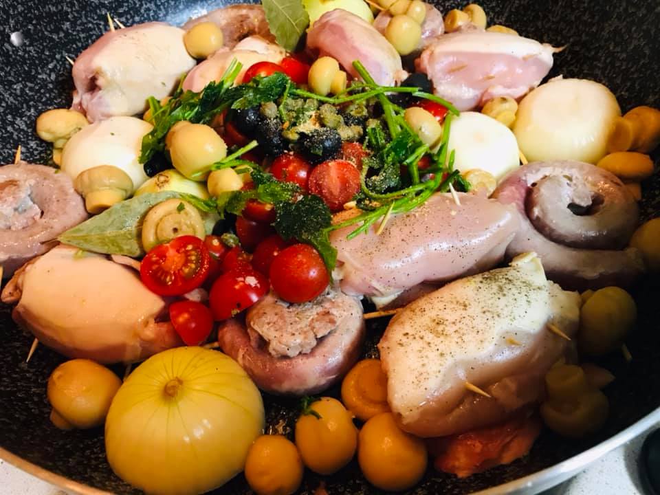 Ricetta Salsiccia di vitello e sovraccoscia di pollo ripieni alla pizzaiola - passaggio 15