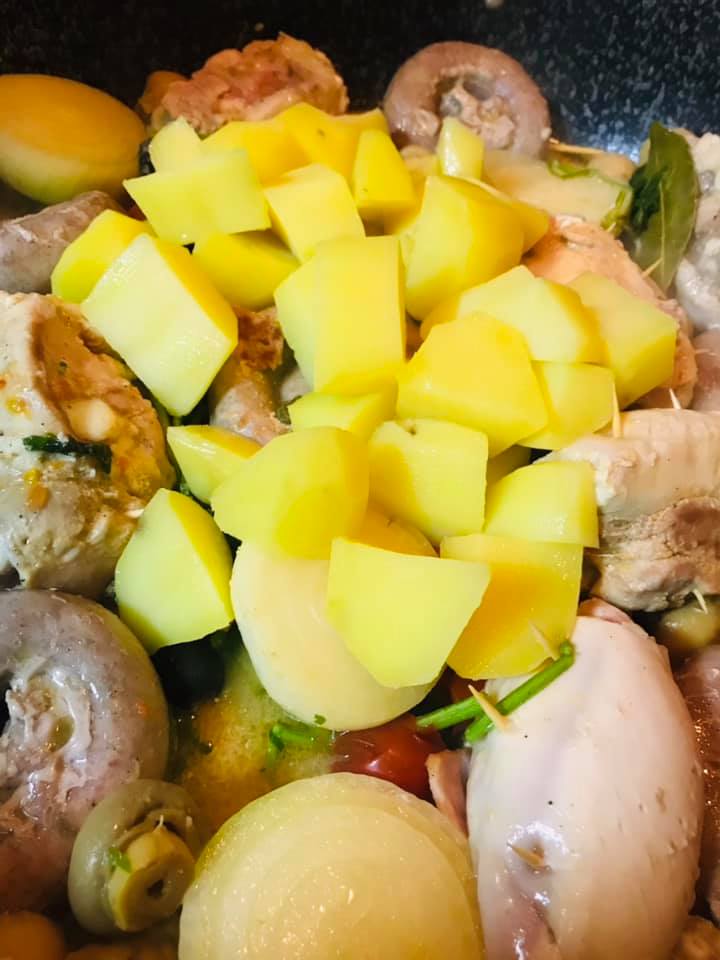 Ricetta Salsiccia di vitello e sovraccoscia di pollo ripieni alla pizzaiola - passaggio 17
