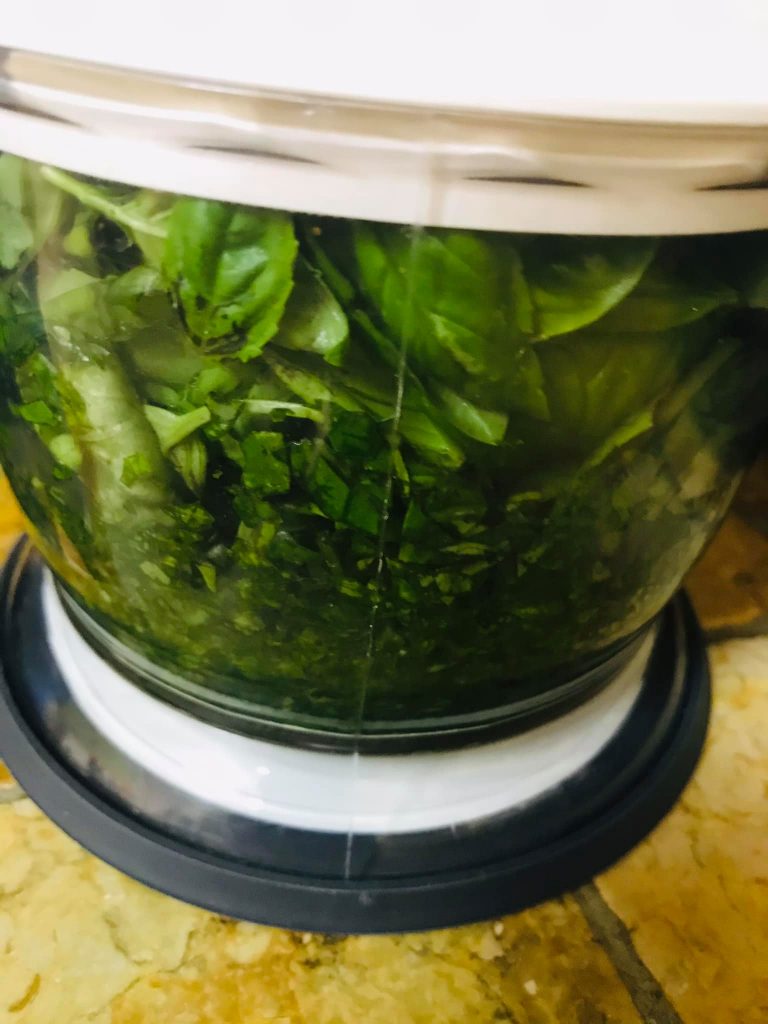 Ricetta Spaghetti al pesto di basilico (a modo mio) pomodorini e tonno - passaggio 6