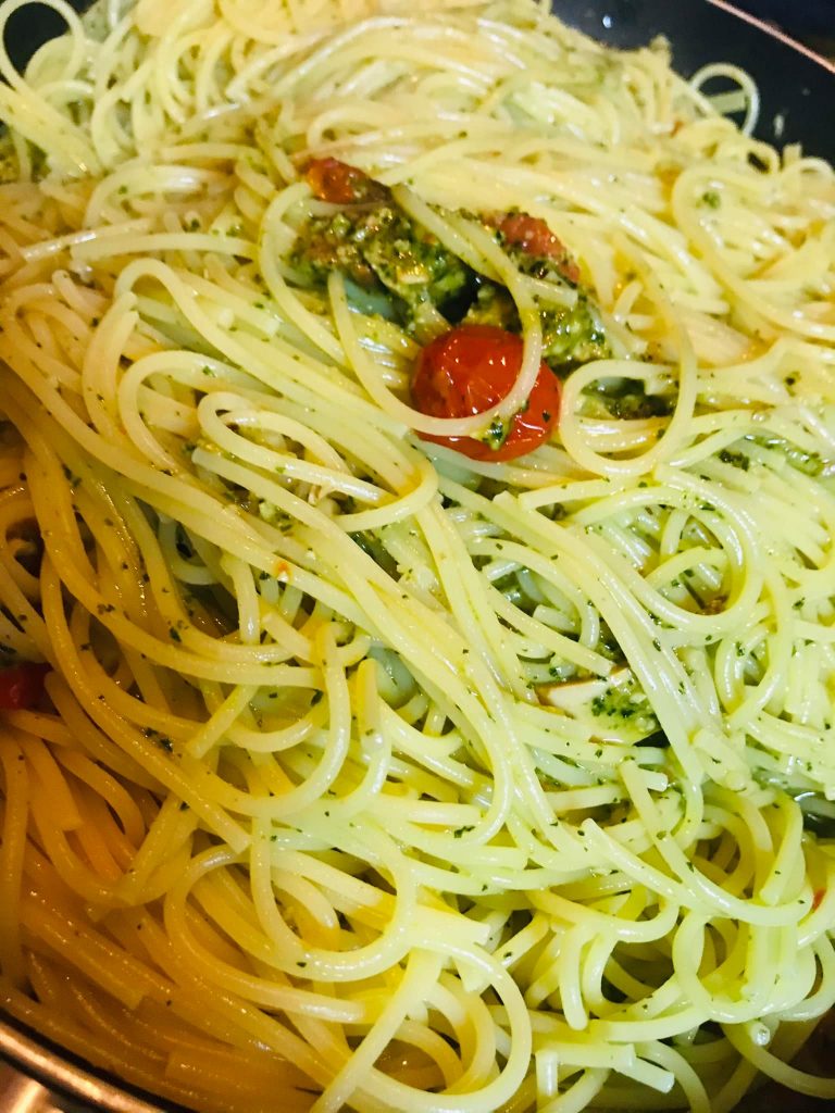 Ricetta Spaghetti al pesto di basilico (a modo mio) pomodorini e tonno - passaggio 15