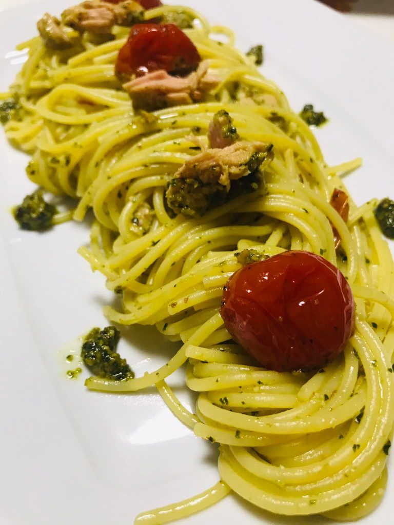 Ricetta Spaghetti al pesto di basilico (a modo mio) pomodorini e tonno - passaggio 16