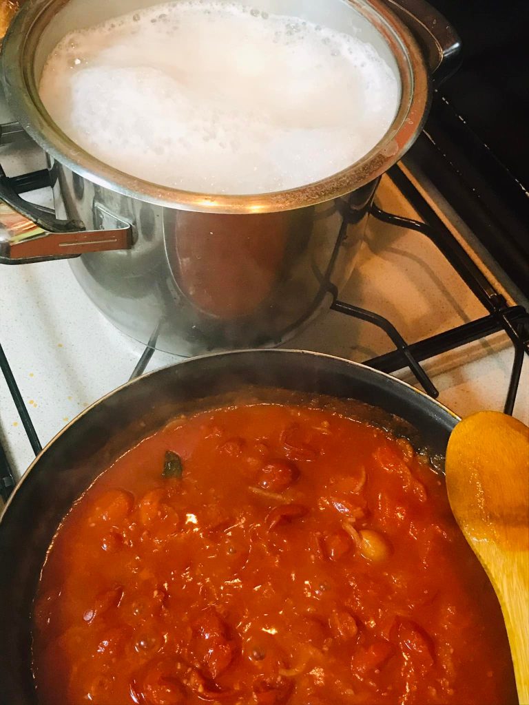 Ricetta Spaghetti con pomodorini piccante - passaggio 6