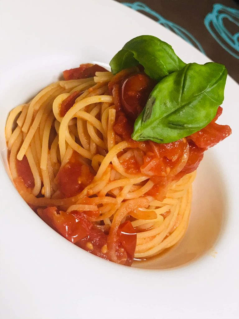 Ricetta Spaghetti con pomodorini piccante - passaggio 9