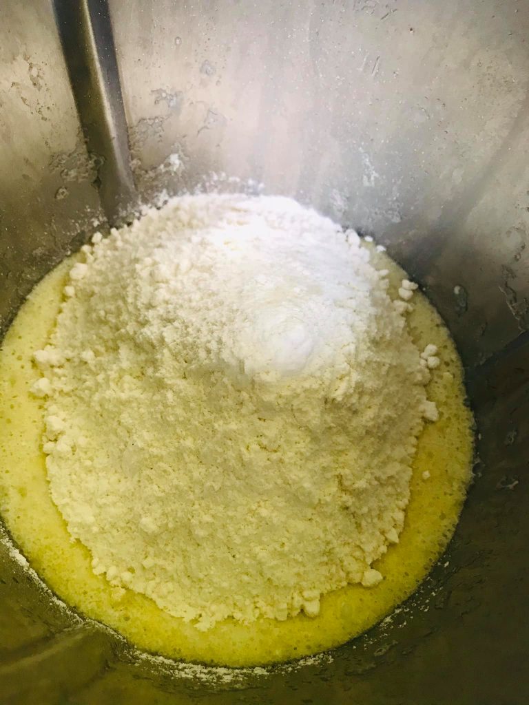 Ricetta Cream tart choux (Torta di compleanno) - passaggio 4