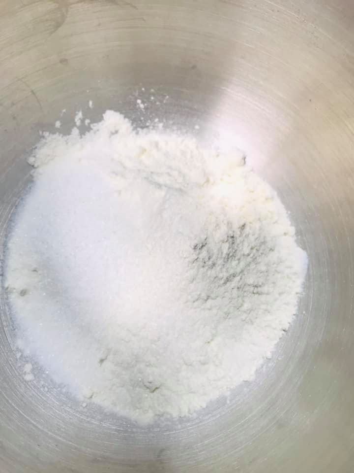 Ricetta Treccine con lo zucchero - passaggio 1