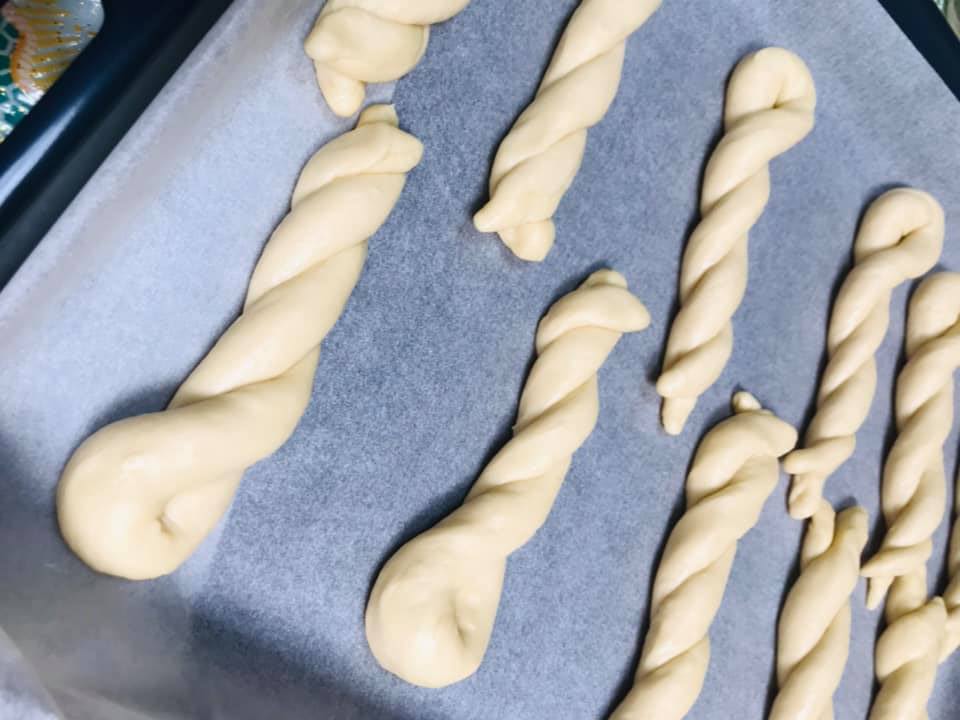 Ricetta Treccine con lo zucchero - passaggio 12