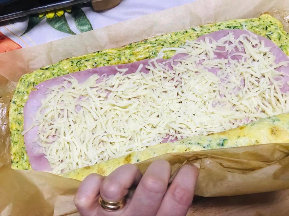Ricetta Rotolo di zucchine con prosciutto cotto e mozzarella - passaggio 15