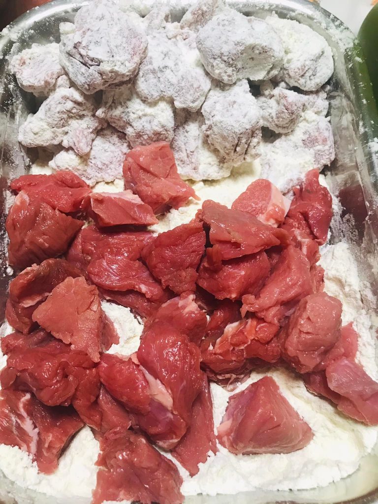 Ricetta Spezzatino di manzo (o vitello) con patate cremoso - passaggio 2