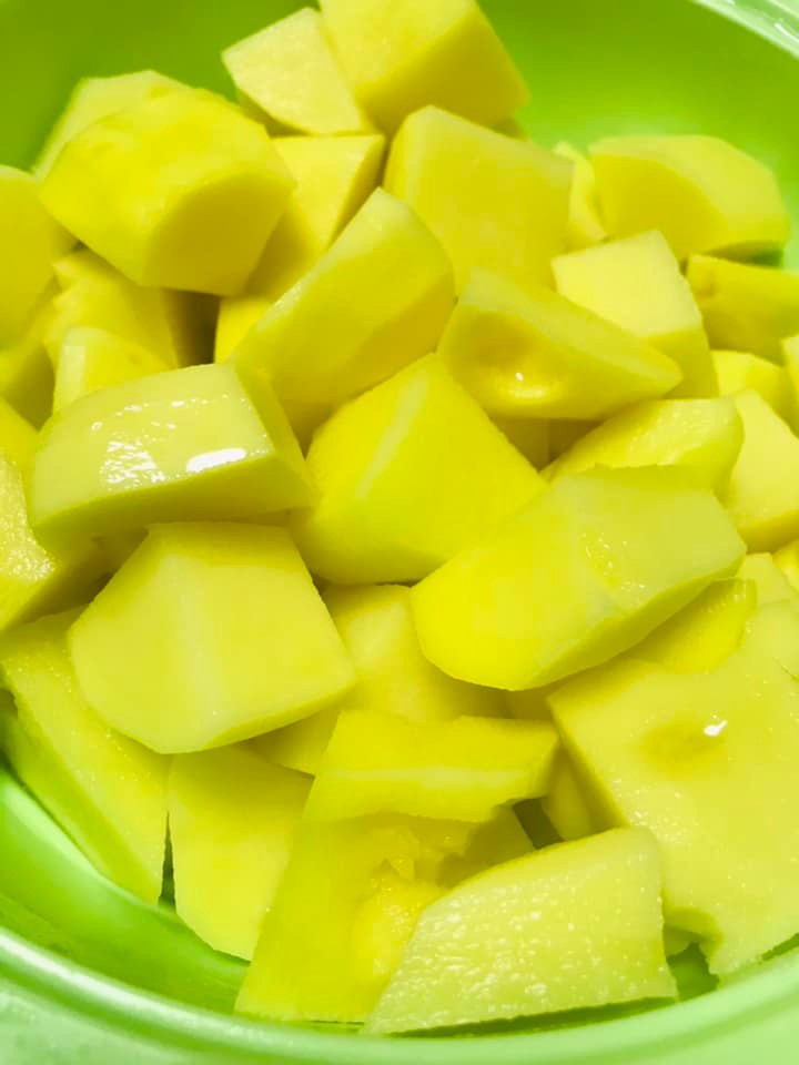 Ricetta Spezzatino di manzo (o vitello) con patate cremoso - passaggio 3