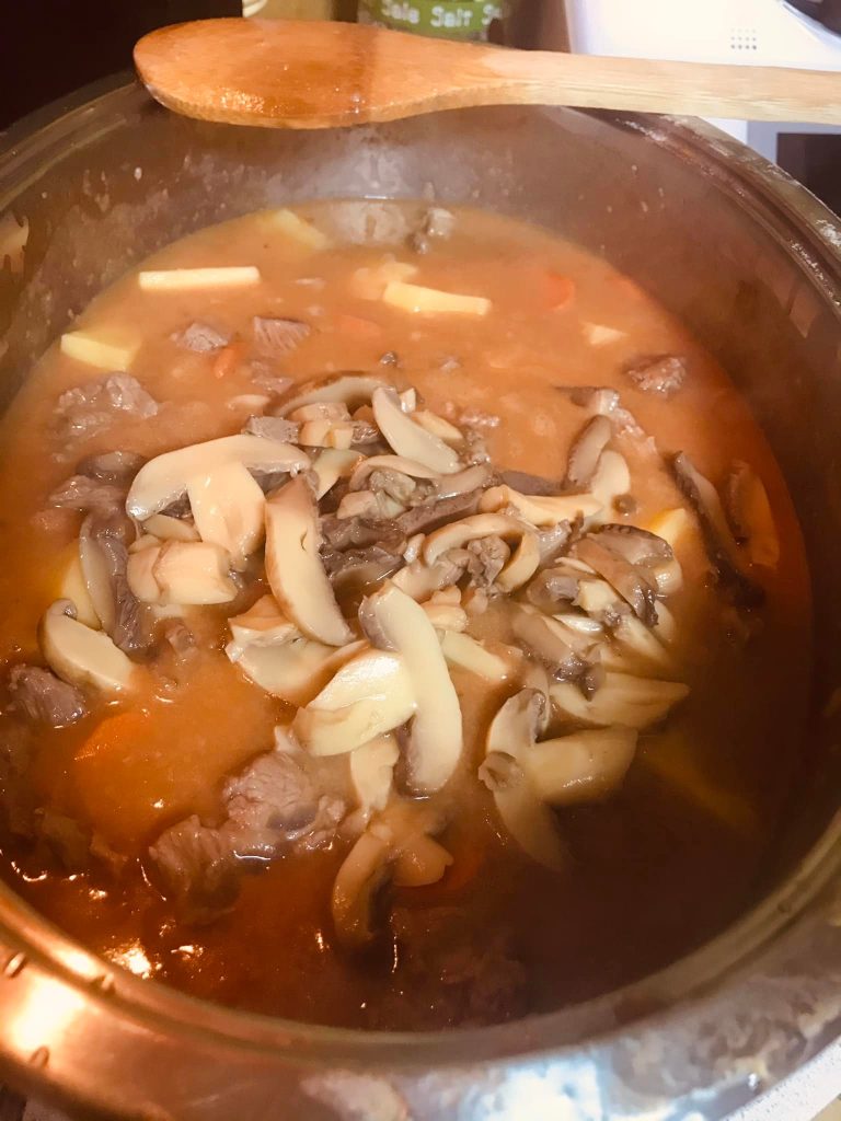Ricetta Spezzatino di manzo (o vitello) con patate cremoso - passaggio 14