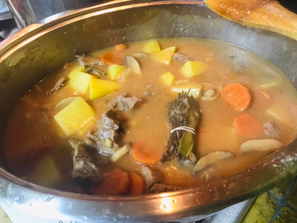 Ricetta Spezzatino di manzo (o vitello) con patate cremoso - passaggio 15