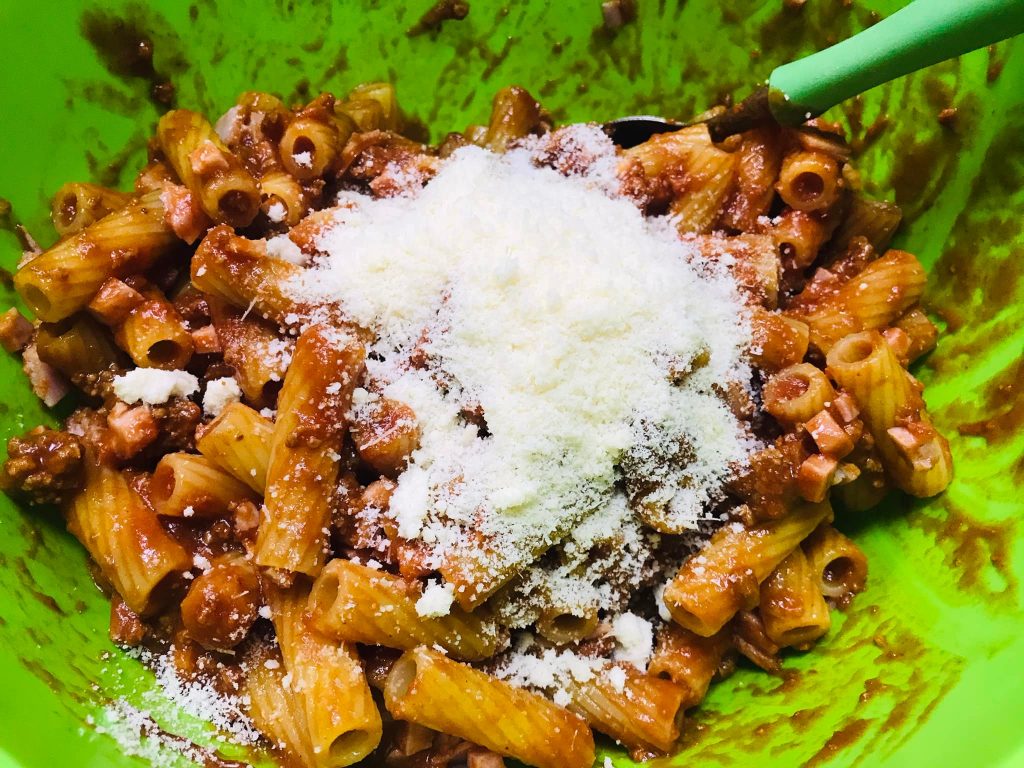 Ricetta Timballo di rigatoni al forno - passaggio 13